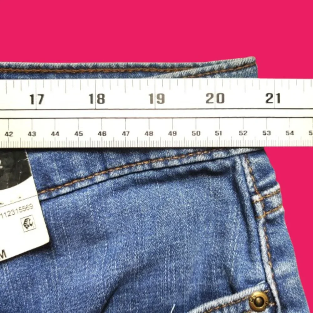 Lee Women’s Capri Jeans Size 22M Mid Rise Regular Fit Stretch Denim - Picture 3 of 12